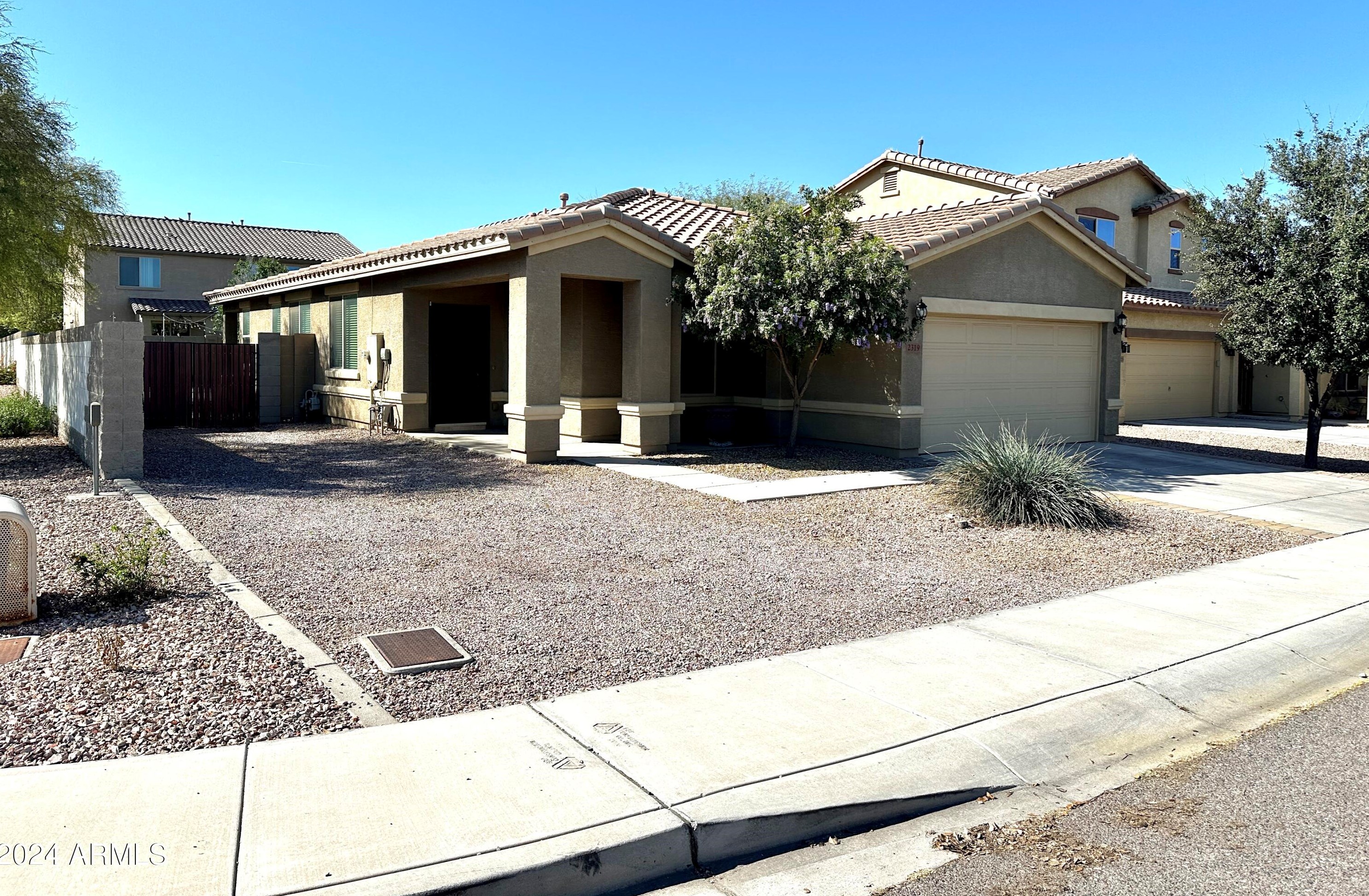 2319 Alicia Dr, Phoenix AZ  85041-7646 exterior