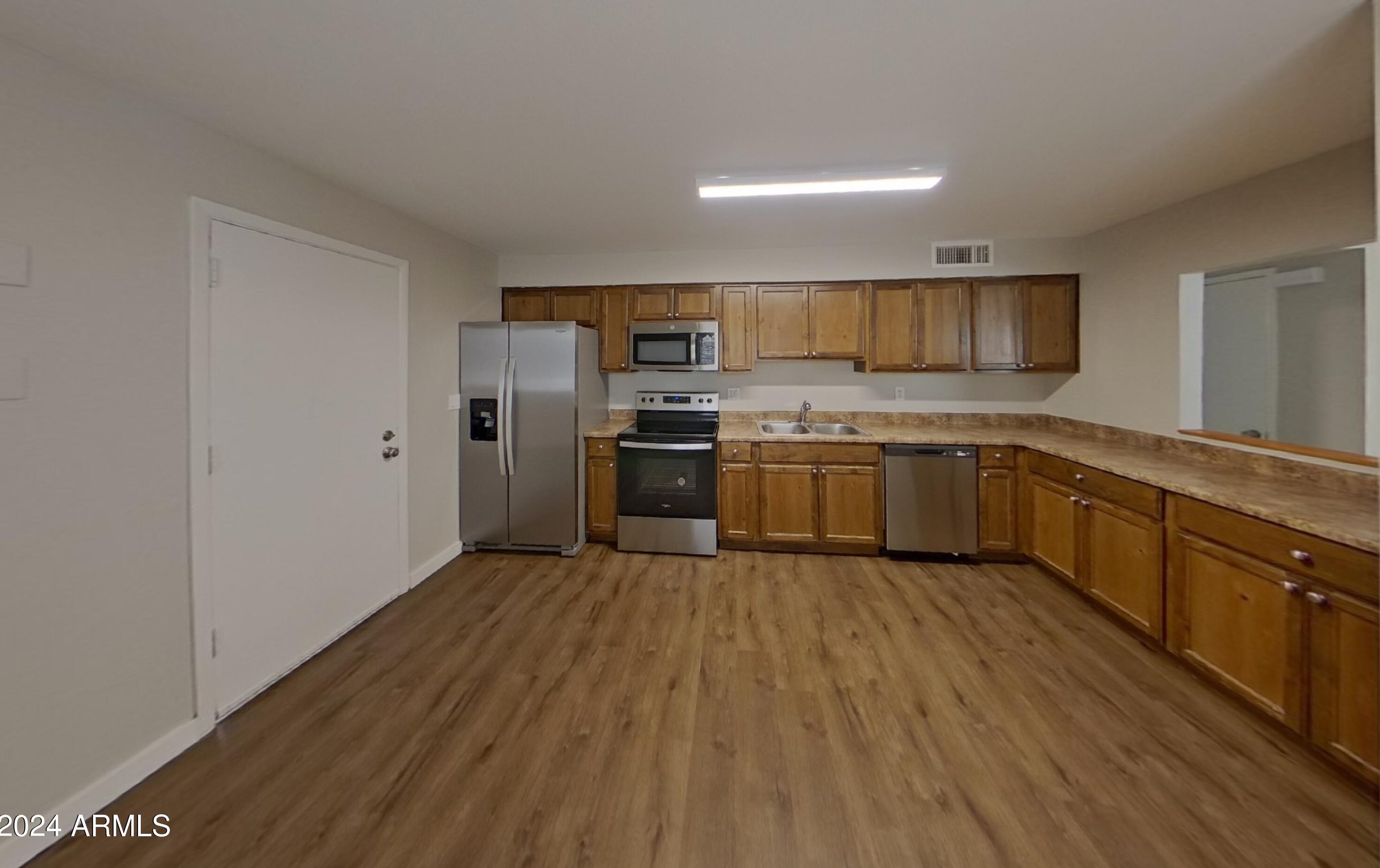 14033 N 61st Ave, Glendale, AZ 85306