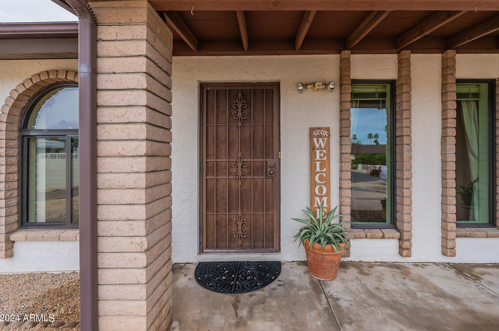 235 Beck Ln, Phoenix, AZ 85023-3644