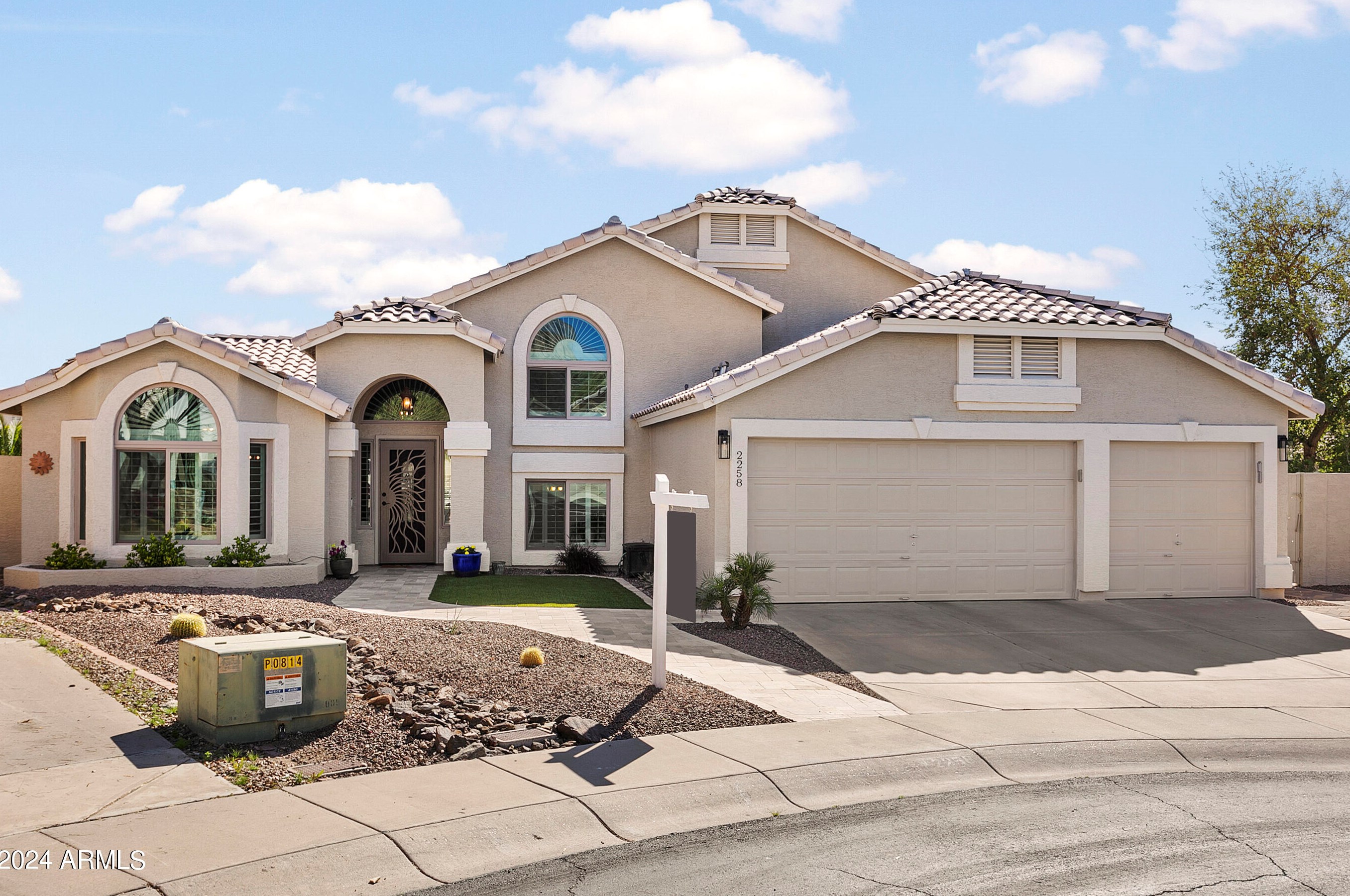2258 Granite View Dr, Phoenix, AZ 85048-4316