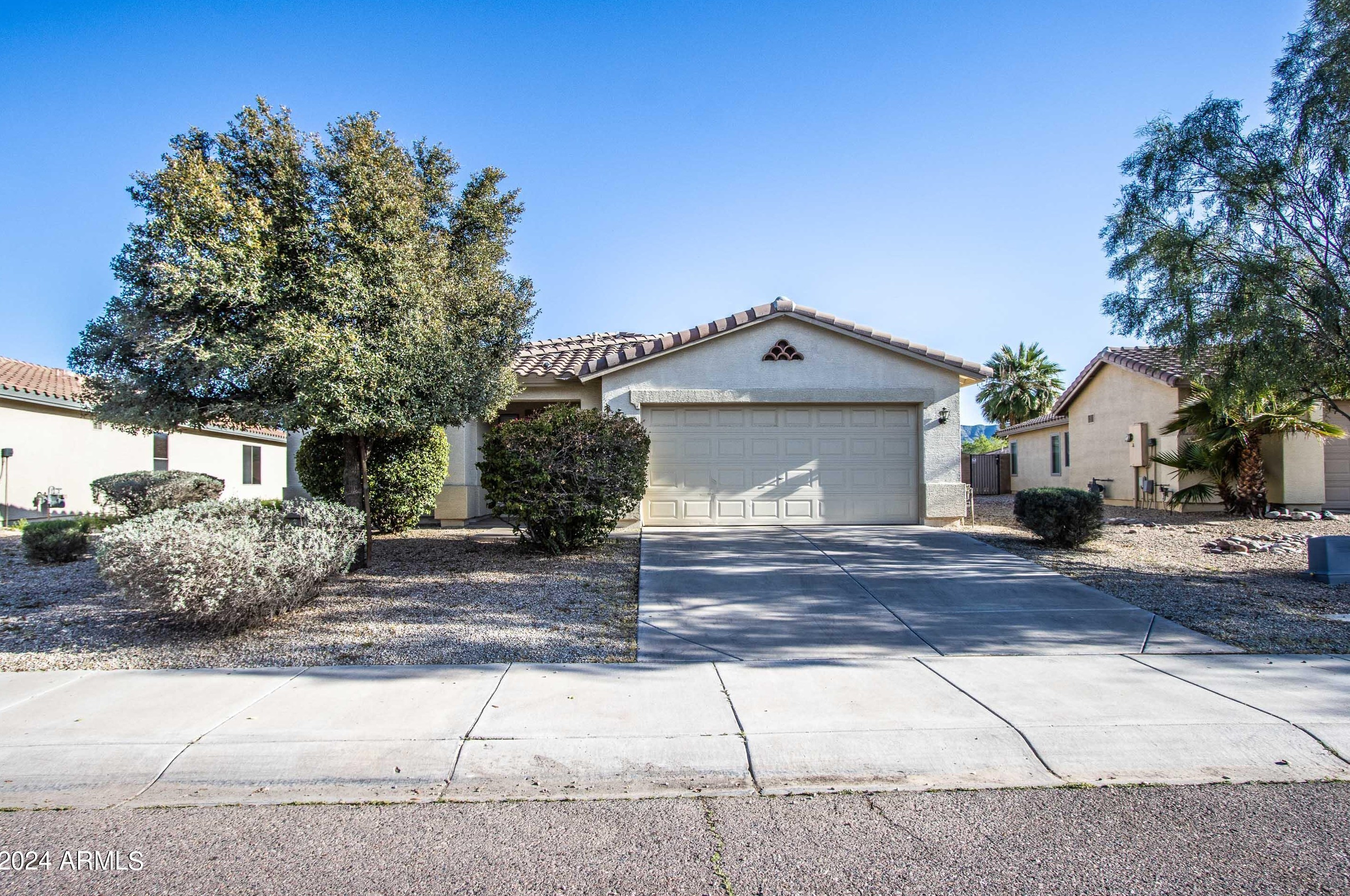 2215 Nancy Ln, Phoenix, AZ 85041-5316