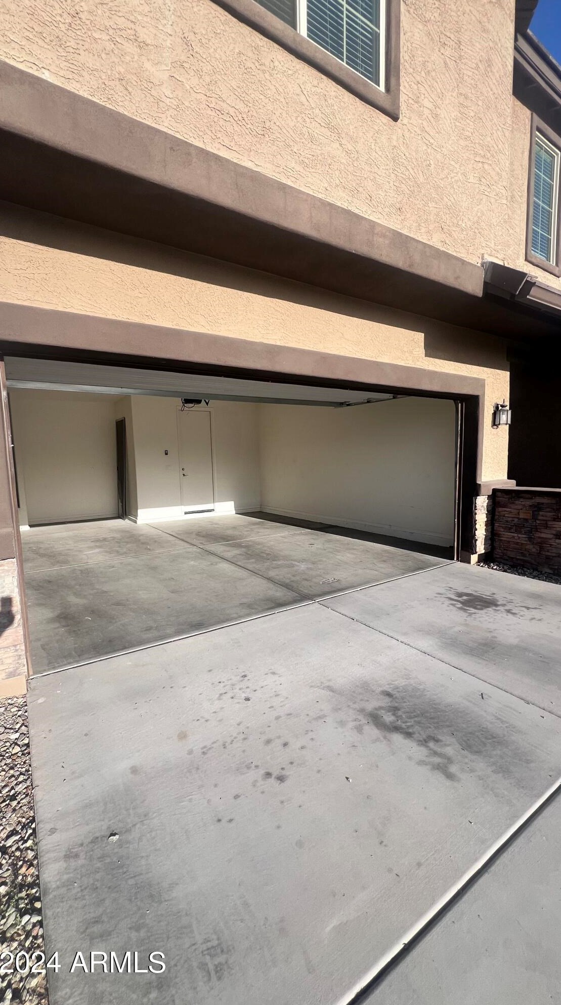 904 176th Ave, Goodyear AZ  85338-4613 exterior