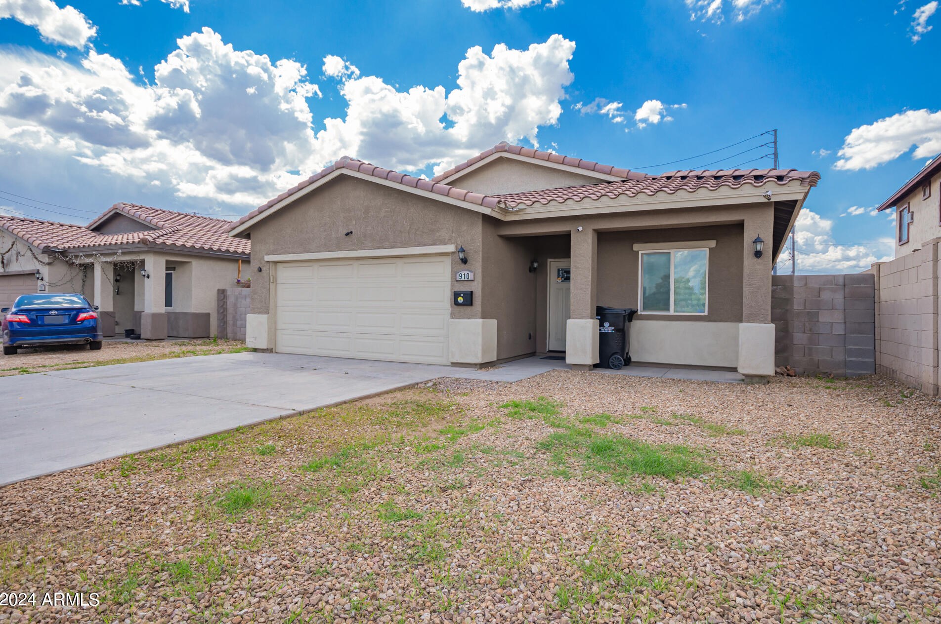 910 27th Ave, Phoenix AZ  85009-3612 exterior