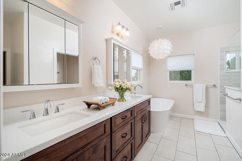 3339 Granite Vw Dr, Phoenix AZ 85044-7072 exterior