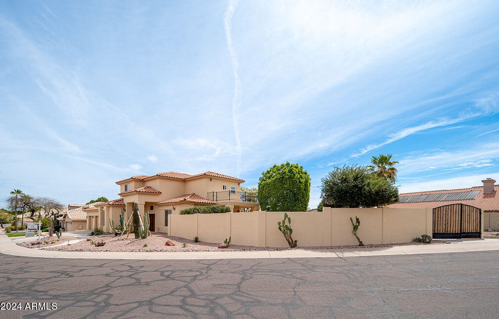 3339 Granite Vw Dr, Phoenix AZ 85044-7072 exterior