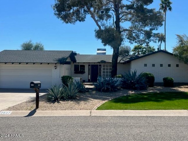 2837 Victor Hugo Ave, Phoenix AZ  85032-6014 exterior