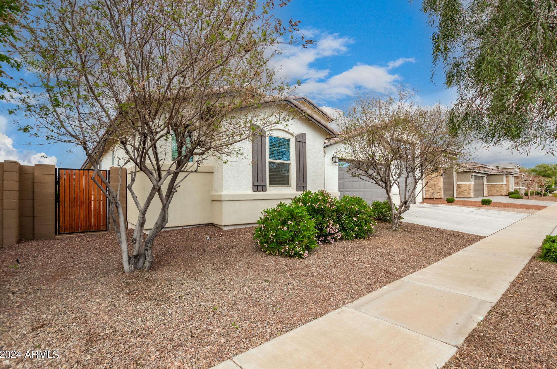 17320 Straight Arrow Ln, Sun City, AZ 85387-1122