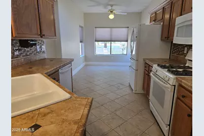 19595 N Sunburst Way, Surprise, AZ 85374 - Photo 12