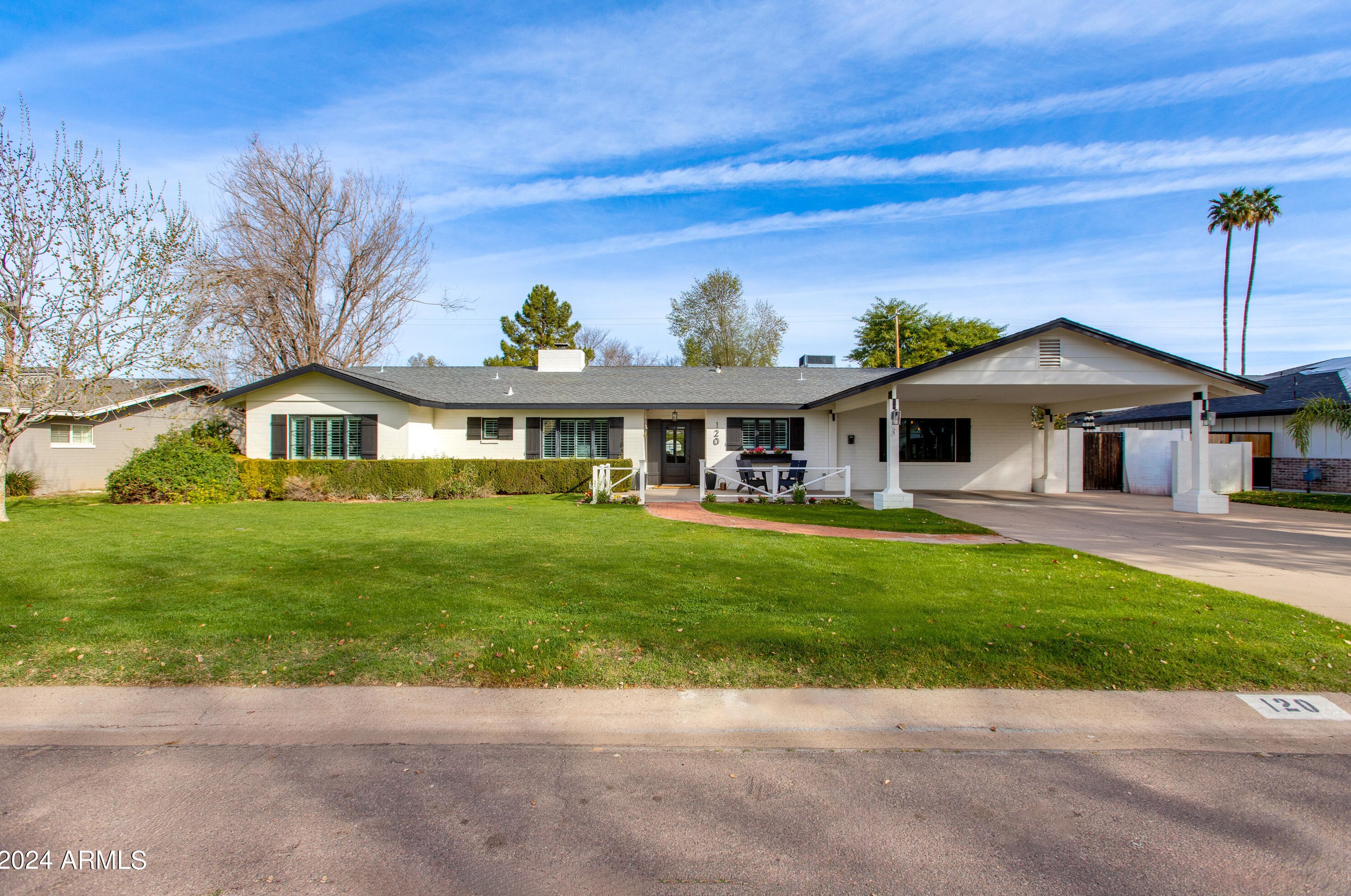 120 Tuckey Ln, Phoenix, AZ 85012-1047