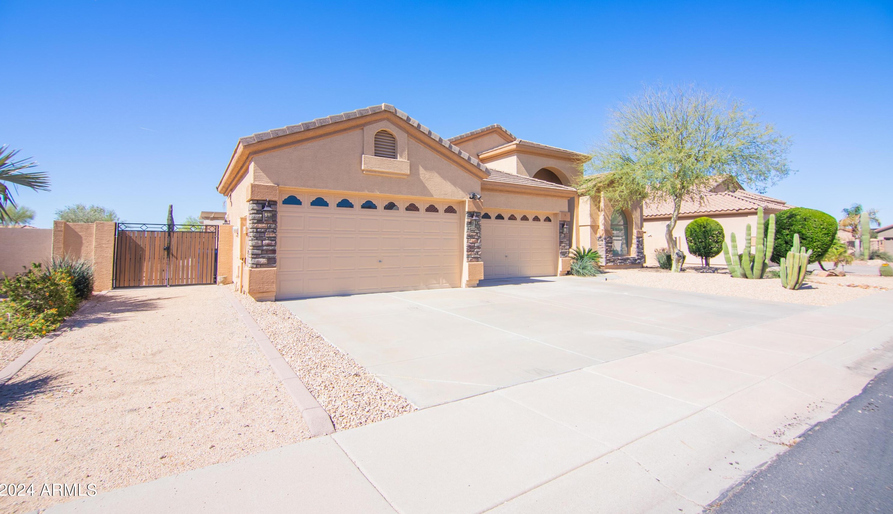 9765 Grandview St, Mesa, AZ 85207-4430