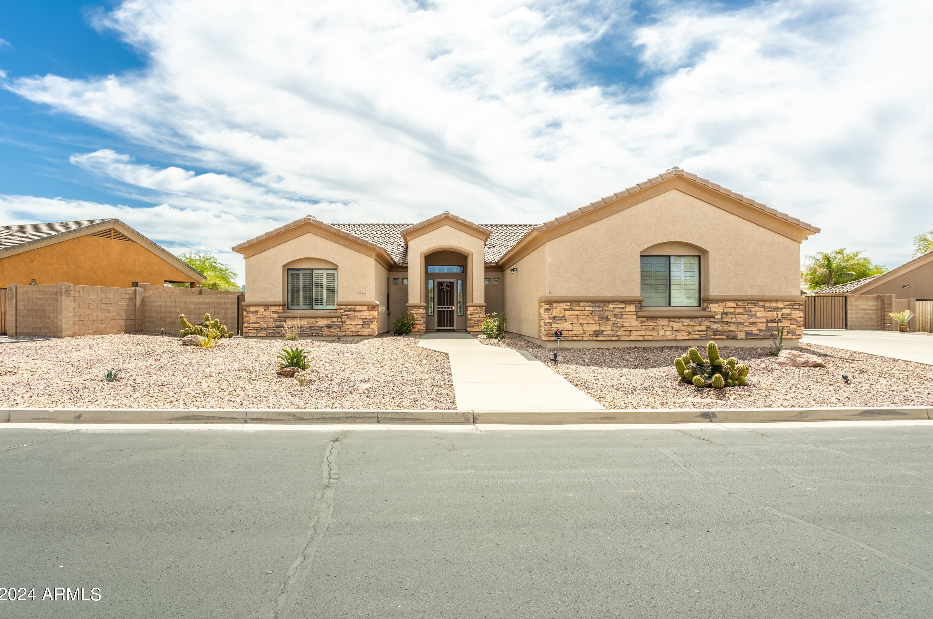 1047 113th Pl, Mesa, AZ 85207-2277