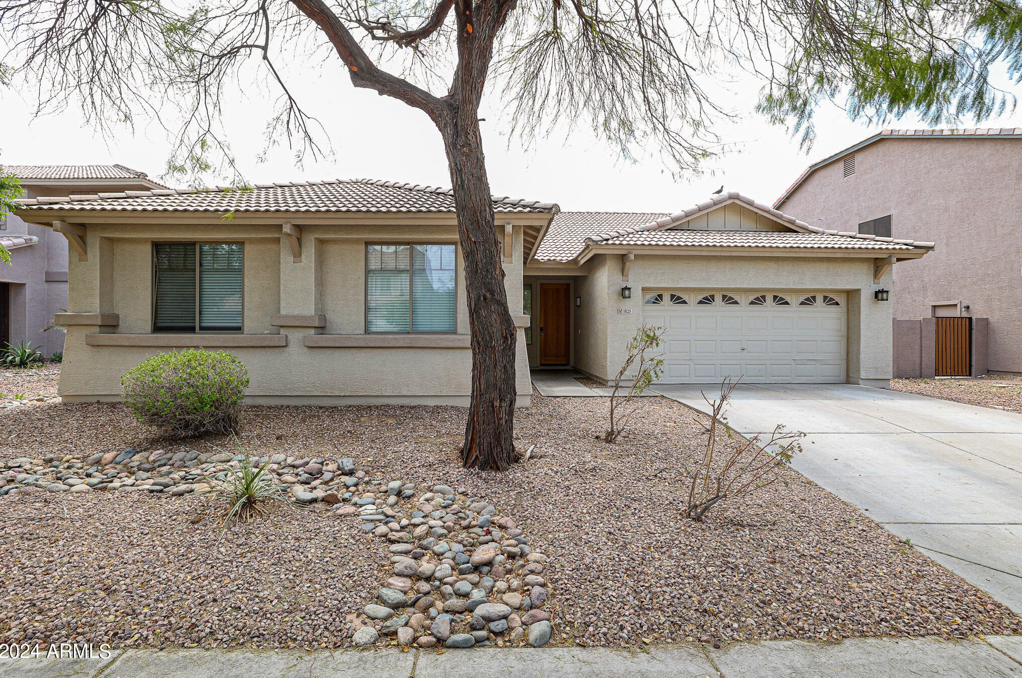 1825 Beautiful Ln, Phoenix, AZ 85042-6867
