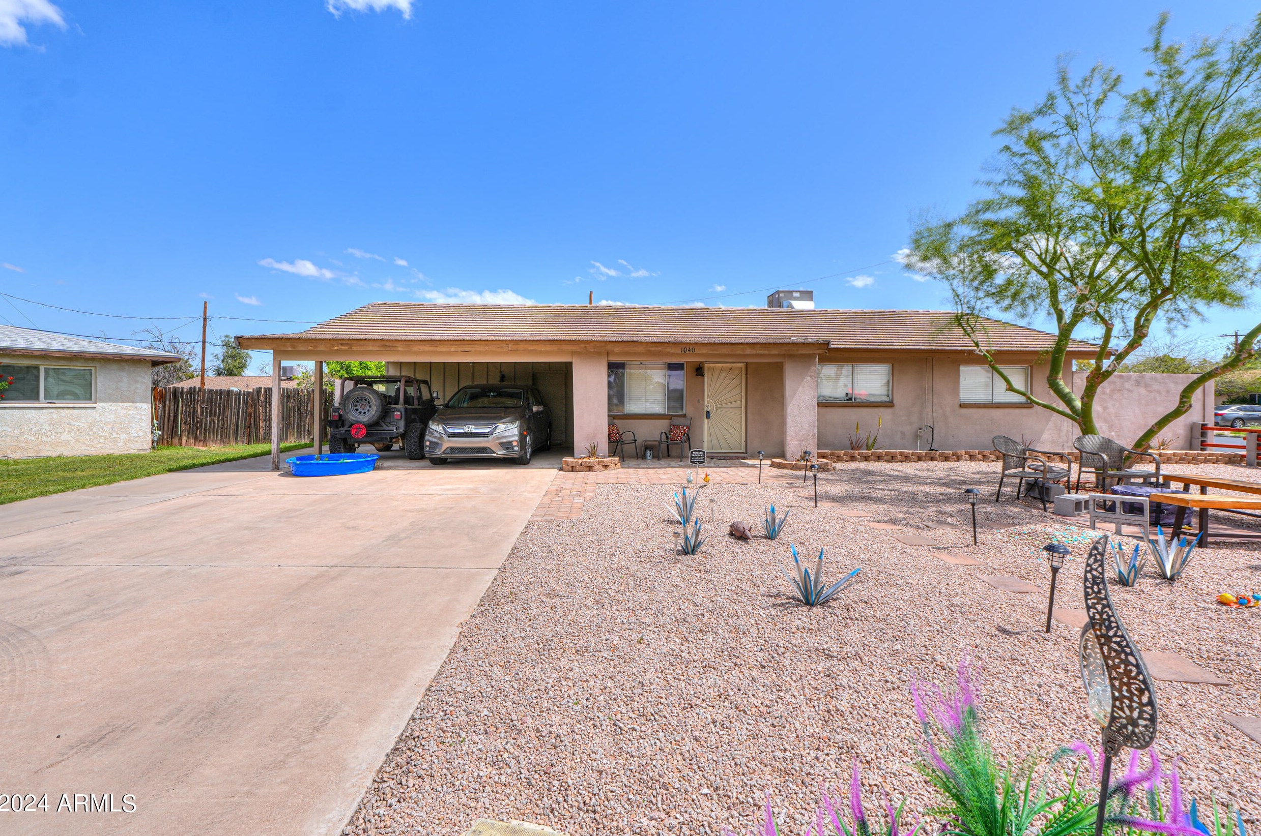 1040 Heather Dr, Mesa, AZ 85201-2402