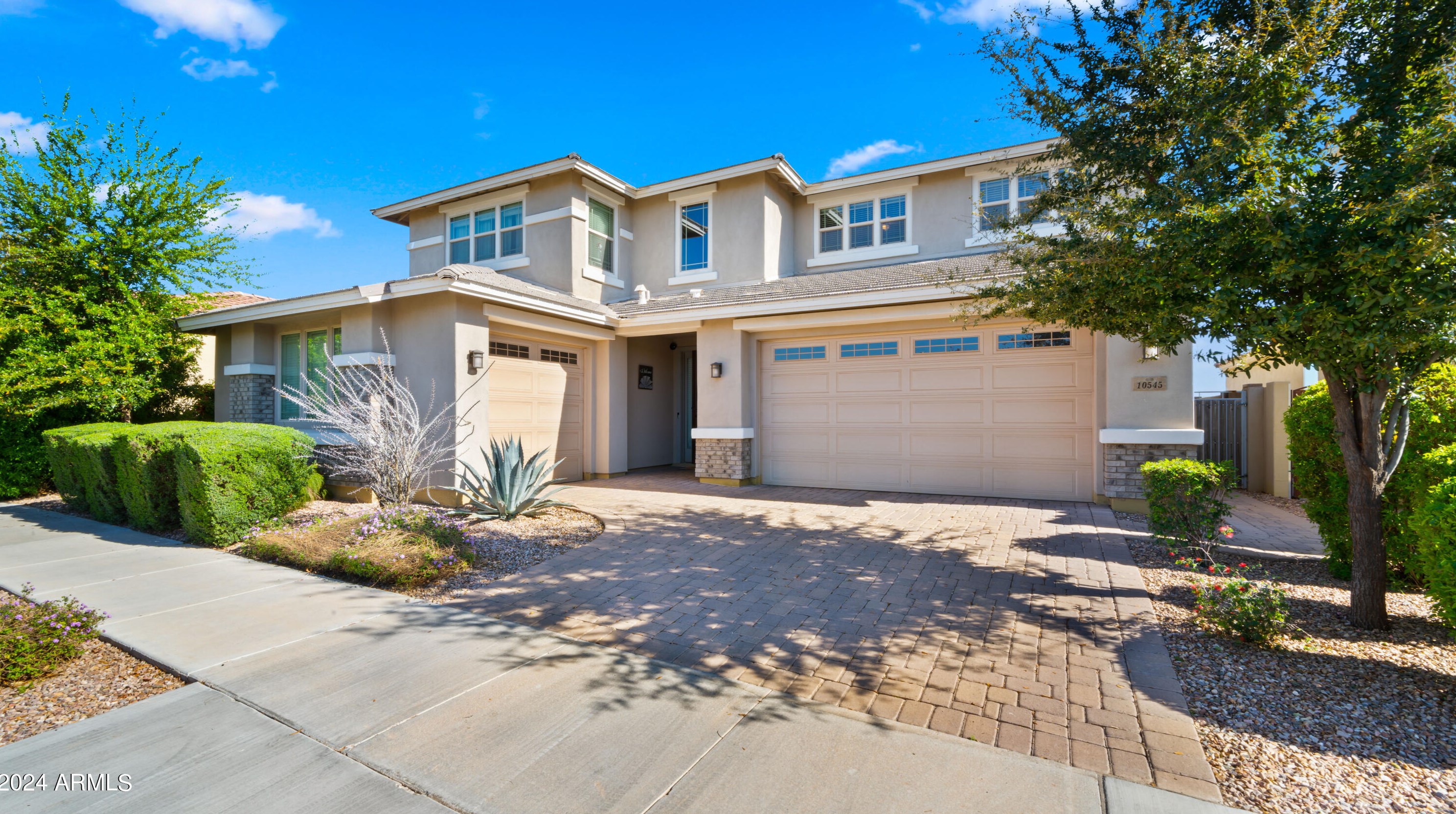 10545 Hawk Ave, Mesa, AZ 85212-8026