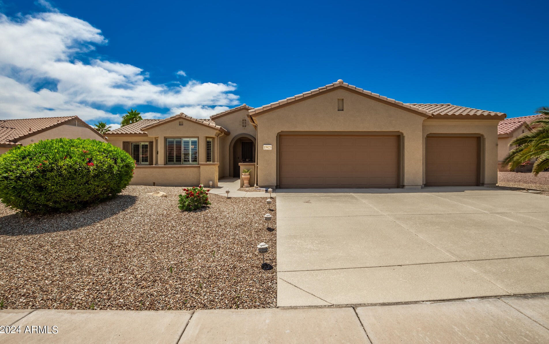 15923 Summerwalk Dr, Sun City, AZ 85374-6147