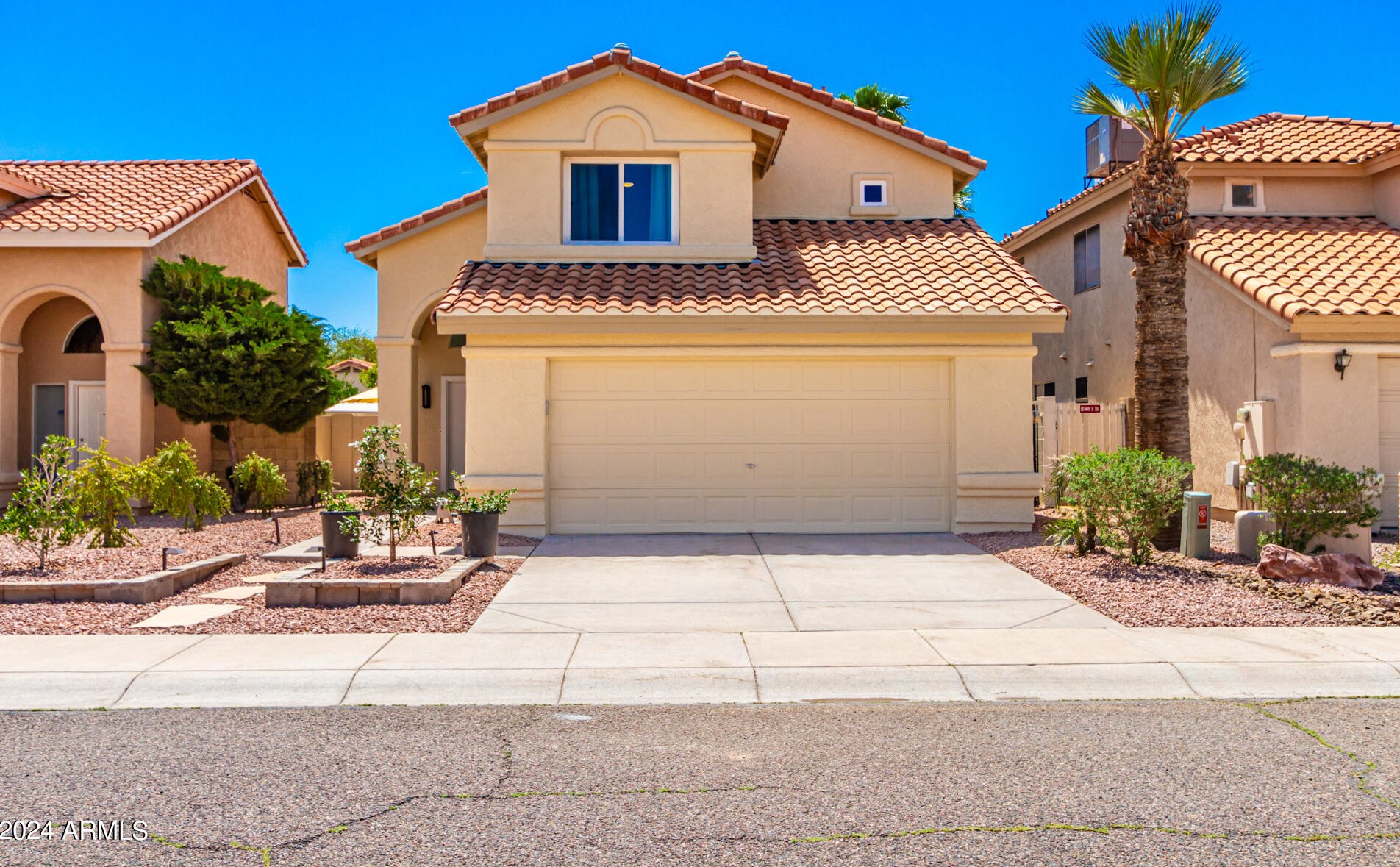 3207 Poinsettia Dr, Phoenix, AZ 85028-1336