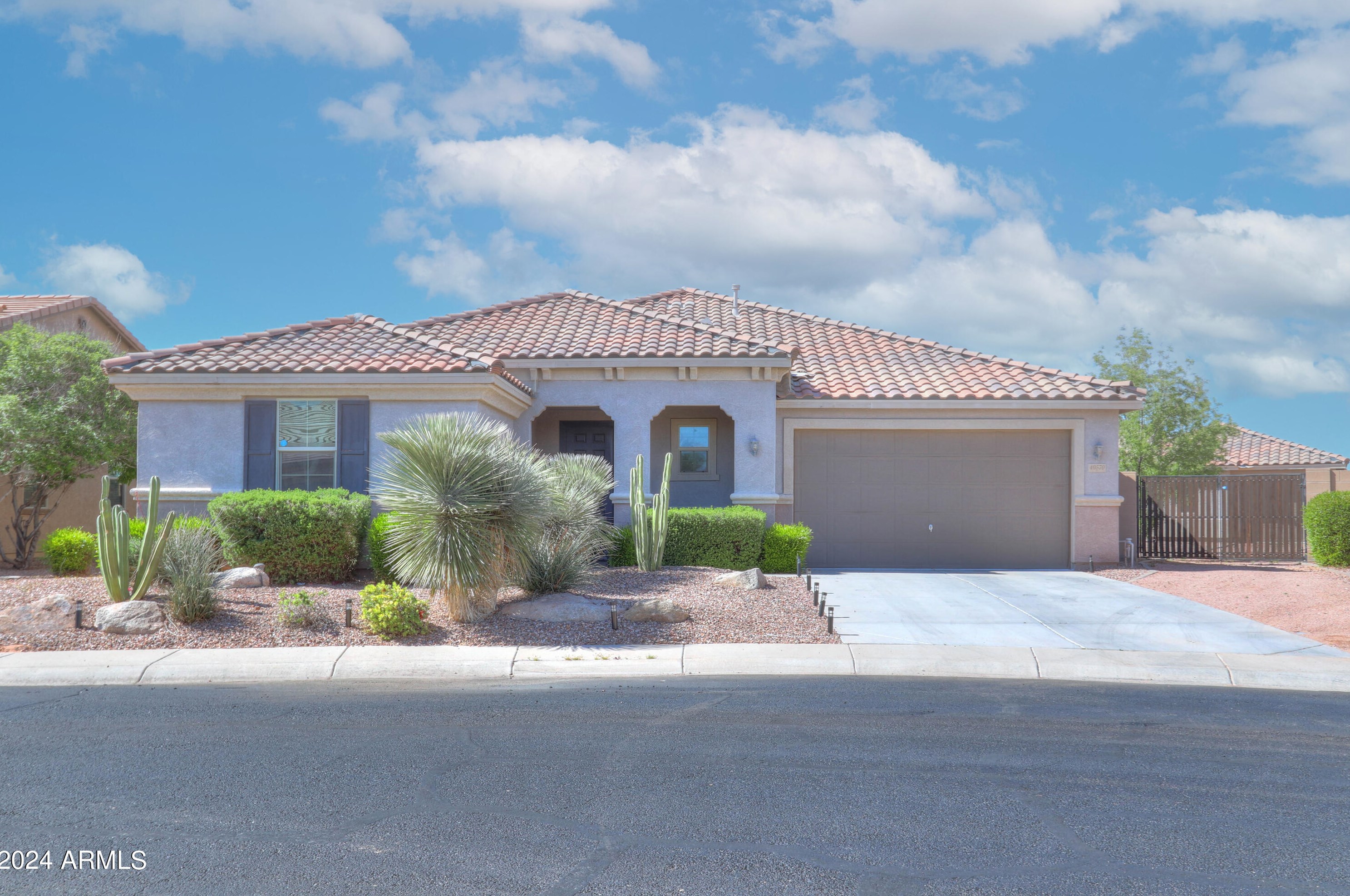 40570 Hopper Dr, Maricopa, AZ 85138-7300