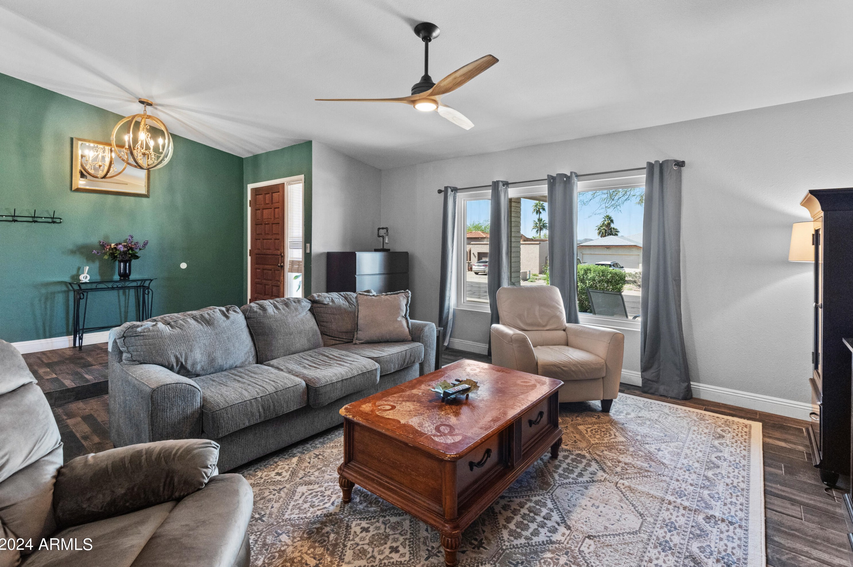 2615 Marilyn Rd, Phoenix AZ  85032-4936 exterior