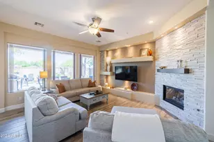 12368 W Hedge Hog Pl, Peoria, AZ 85383 - Photo 2