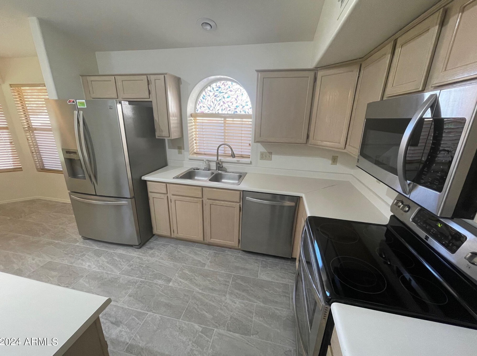 4528 E Thistle Landing Dr, Phoenix, AZ 85044