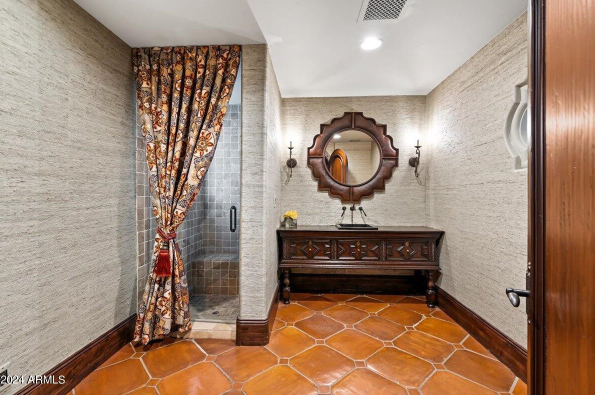 6107 Paradise Dr, Scottsdale AZ 85260-5433 exterior