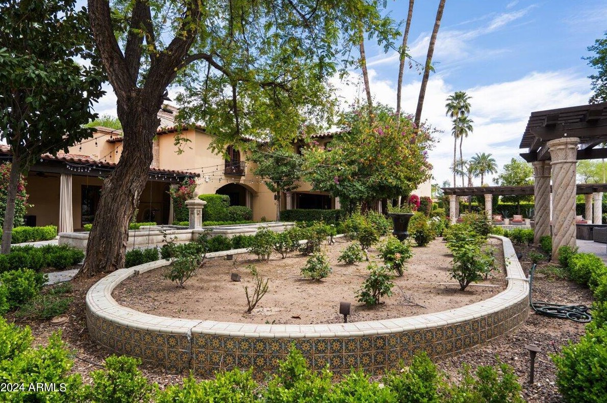 6107 Paradise Dr, Scottsdale AZ 85260-5433 exterior