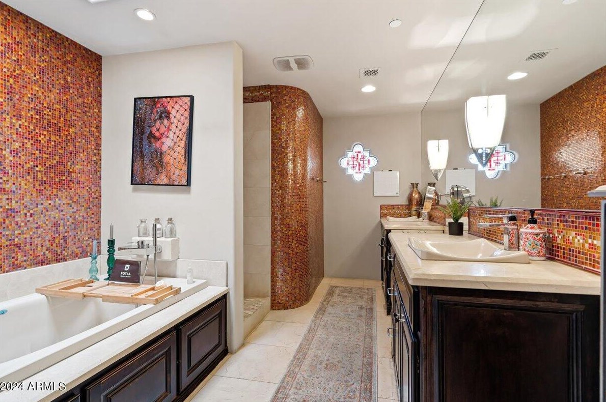 6107 Paradise Dr, Scottsdale AZ 85260-5433 exterior