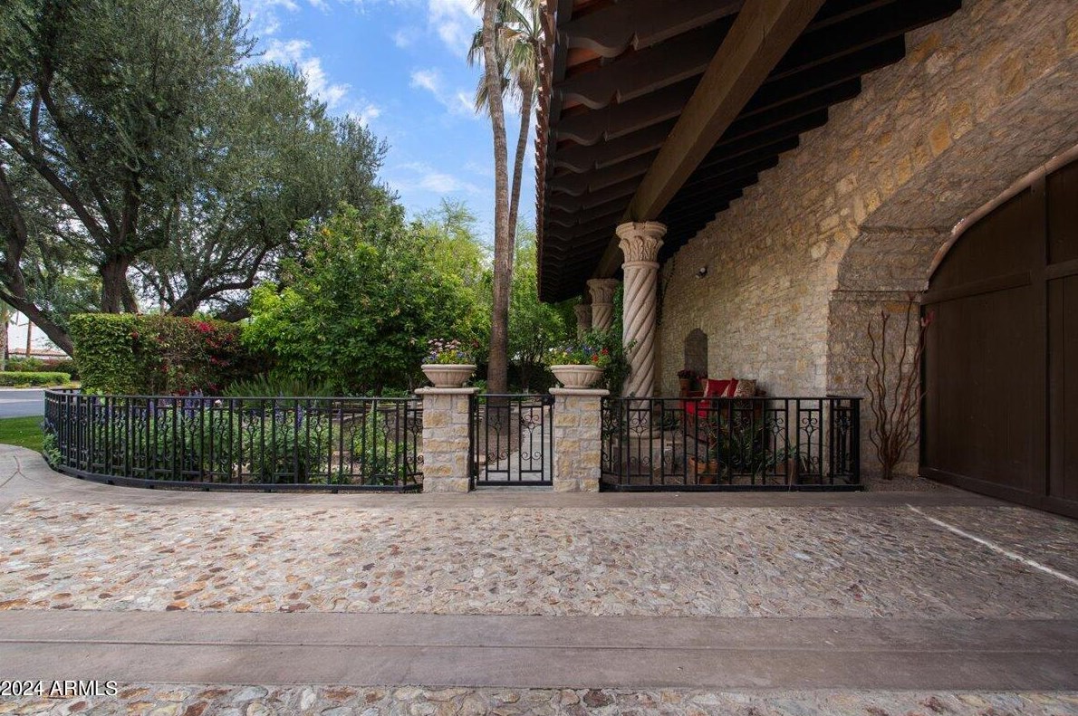 6107 Paradise Dr, Scottsdale AZ 85260-5433 exterior