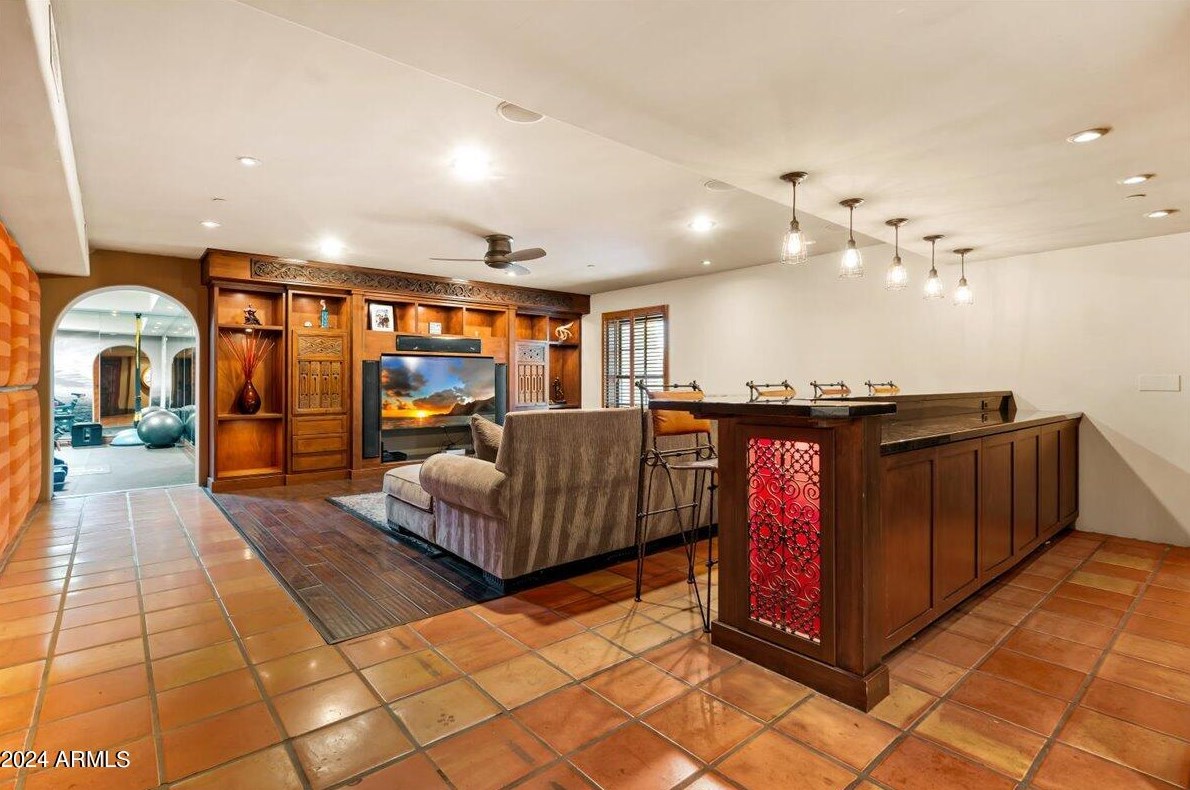 6107 Paradise Dr, Scottsdale AZ 85260-5433 exterior