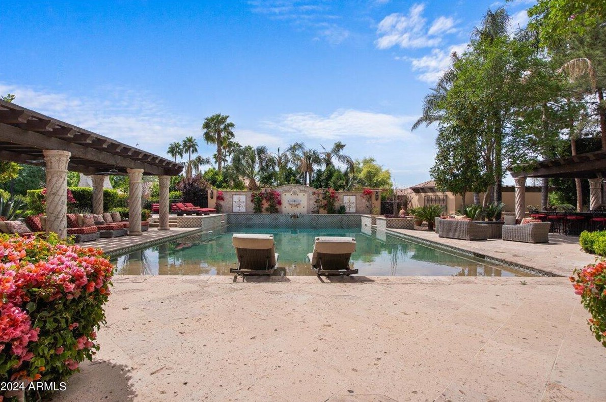 6107 Paradise Dr, Scottsdale AZ 85260-5433 exterior