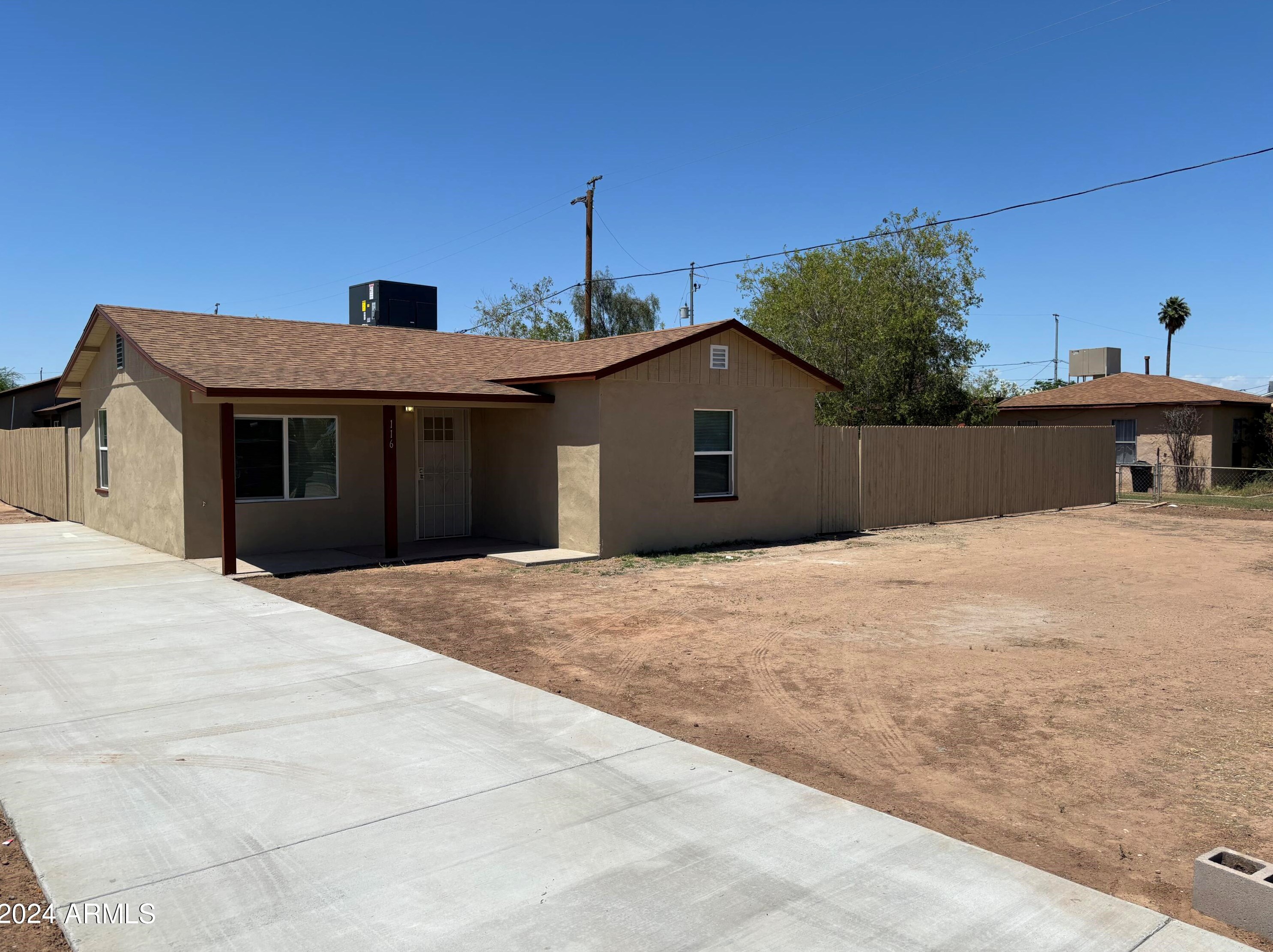 116 28th Dr, Phoenix, AZ 85009-5033