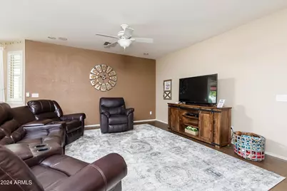 8408 W Midway Avenue, Glendale, AZ 85305 - Photo 4