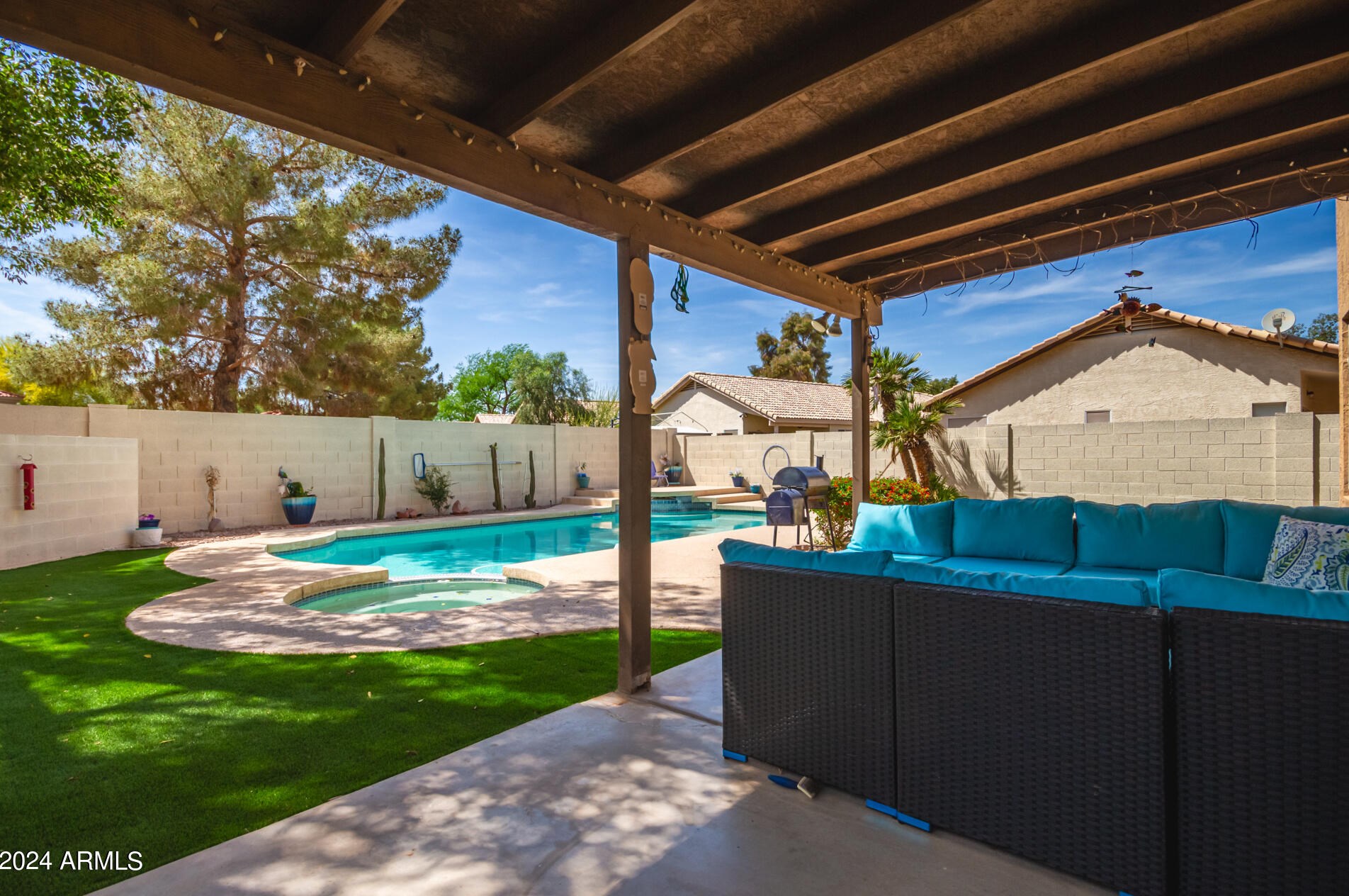 1192 Blackstone Dr, Chandler AZ 85224-3931 exterior