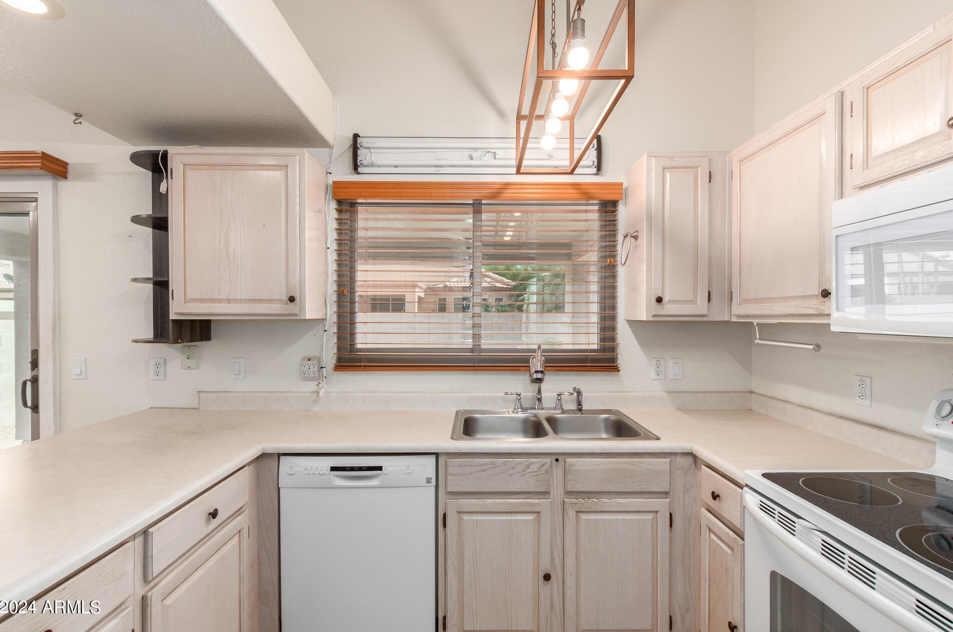 13955 Pueblo Trl, Sun City AZ  85374-3860 exterior