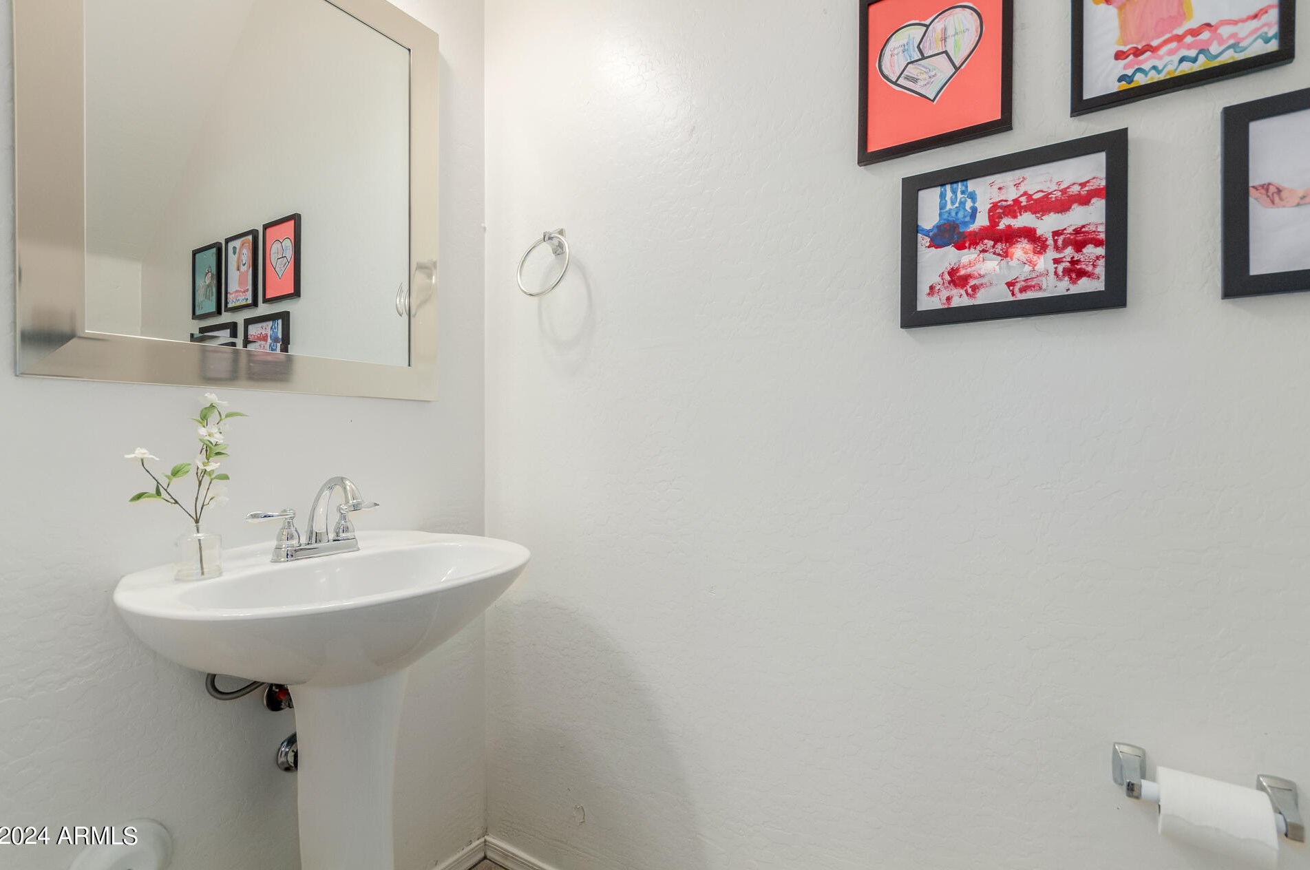 2040 Heartwood Ln, Phoenix AZ  85022-2986 exterior