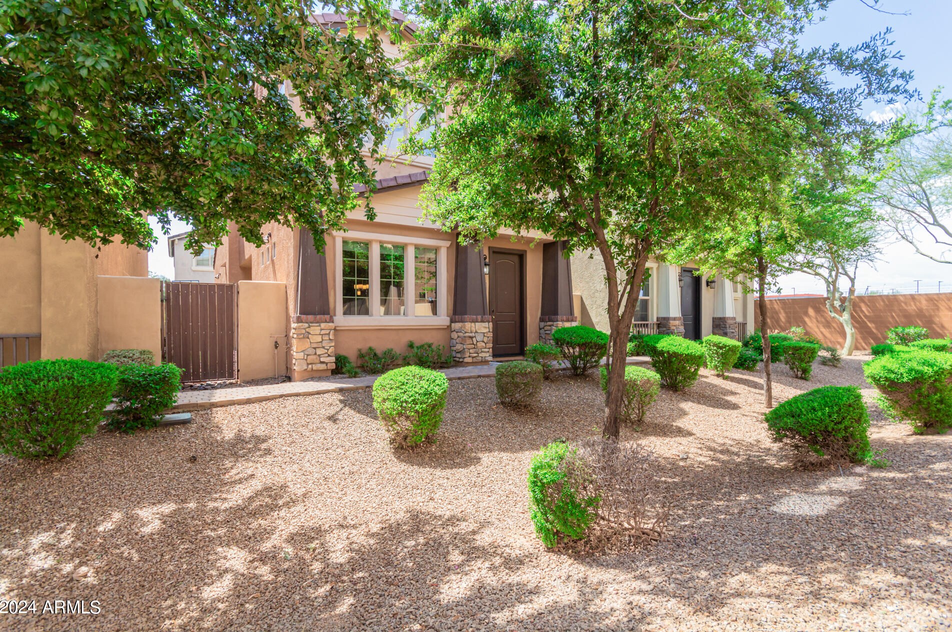 2040 Heartwood Ln, Phoenix AZ  85022-2986 exterior