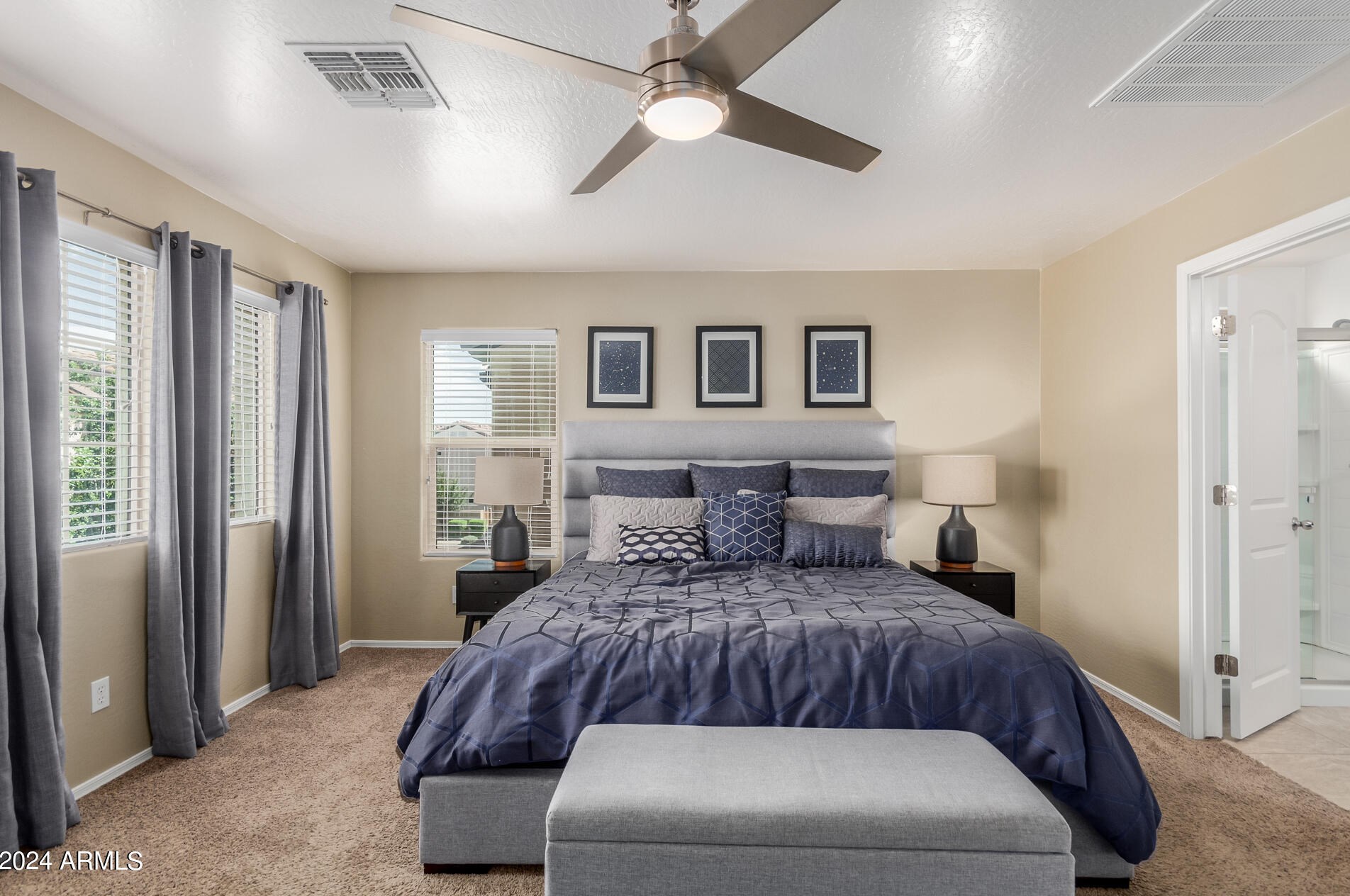 2040 Heartwood Ln, Phoenix AZ  85022-2986 exterior