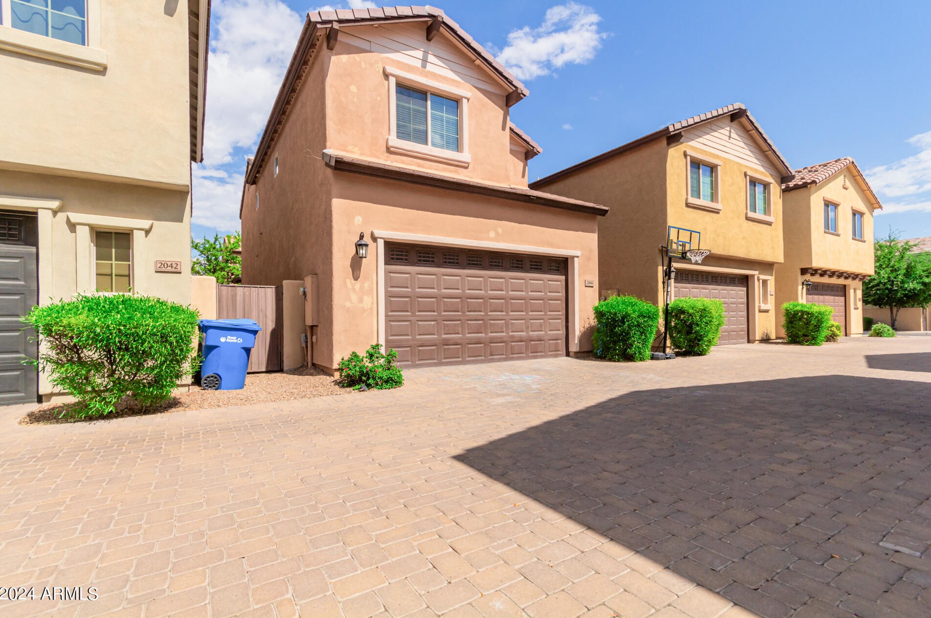 2040 Heartwood Ln, Phoenix AZ  85022-2986 exterior