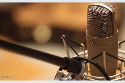 0000 W Xxxxxxxxx Avenue, Phoenix, AZ 85033 - Photo 1