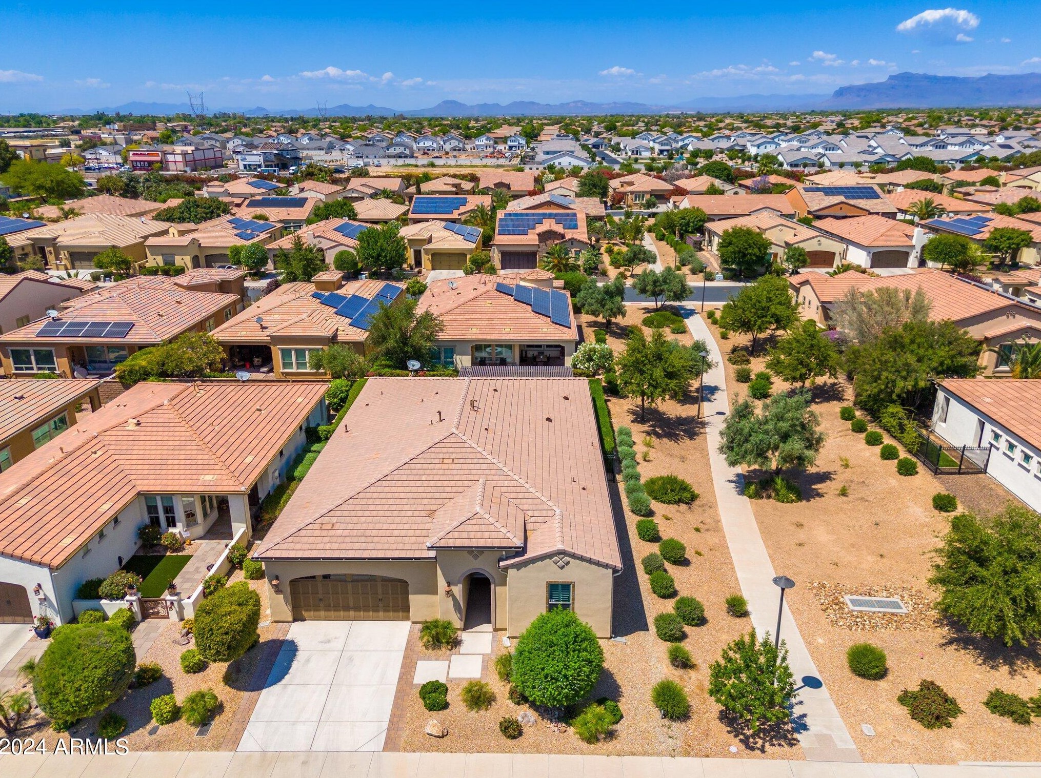404 Harmony Way, San Tan Valley AZ  85140-5309 exterior
