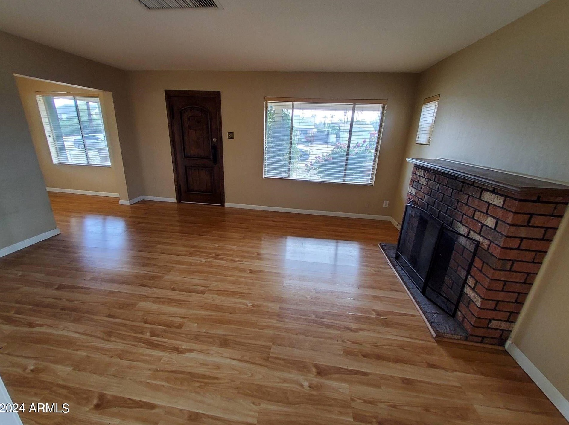 2210 N Mitchell St, Phoenix, AZ 85006