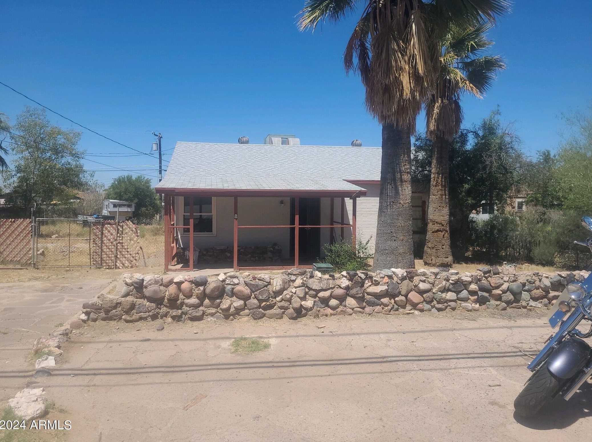 9018 14th St, Phoenix, AZ 85020-2711