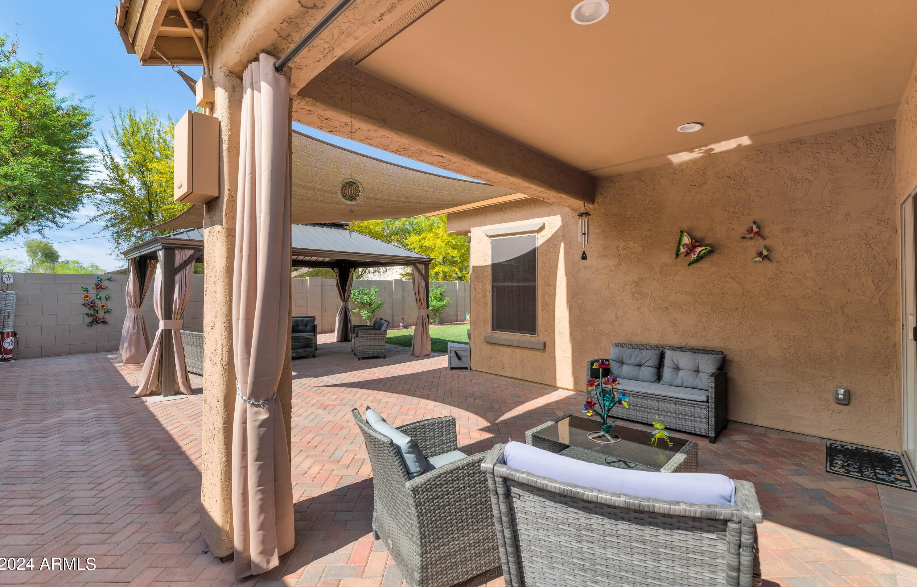 17371 Straight Arrow Ln, Sun City, AZ 85387-1122