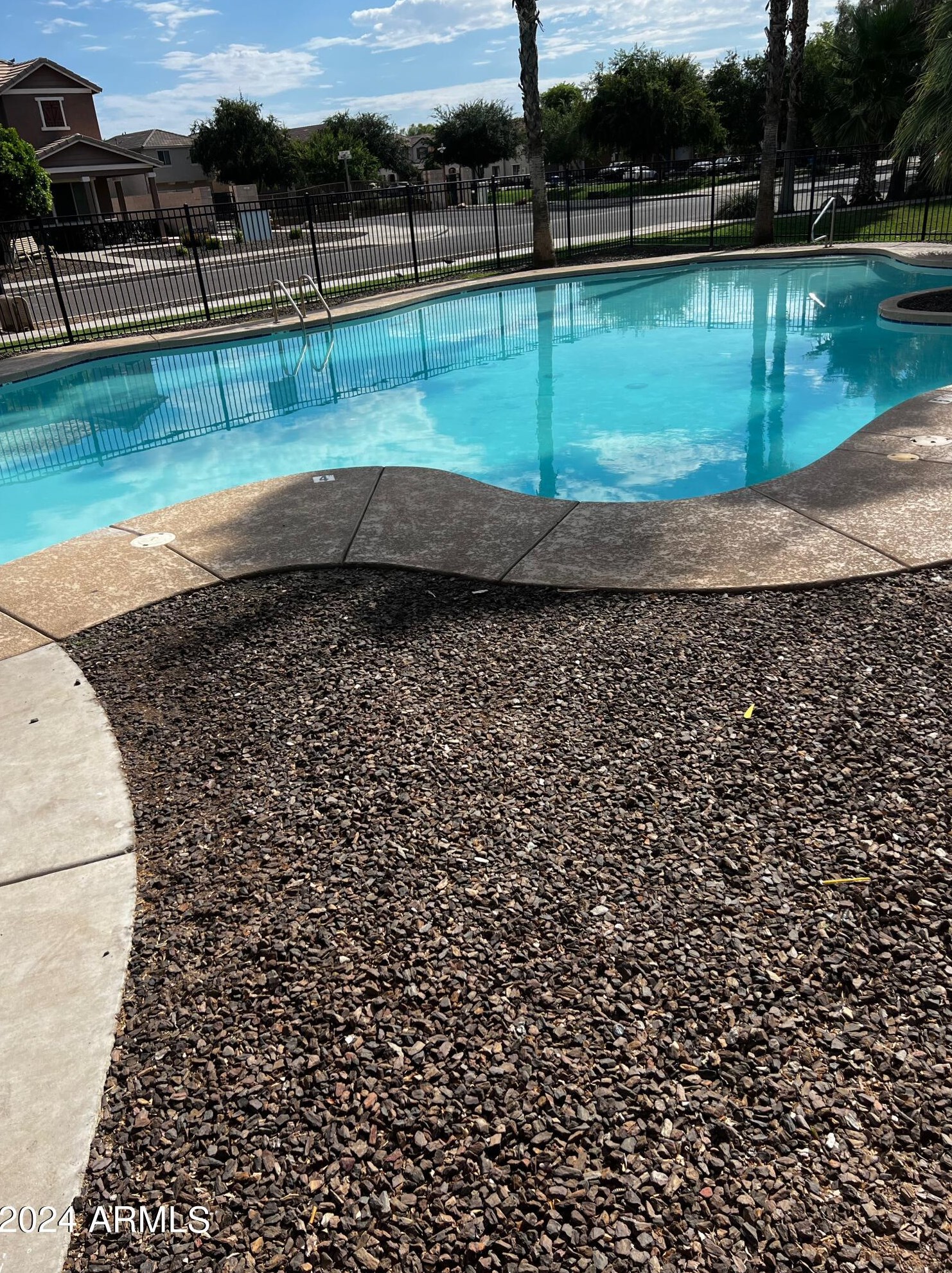 2335 73rd Dr, Phoenix AZ  85035-3268 exterior