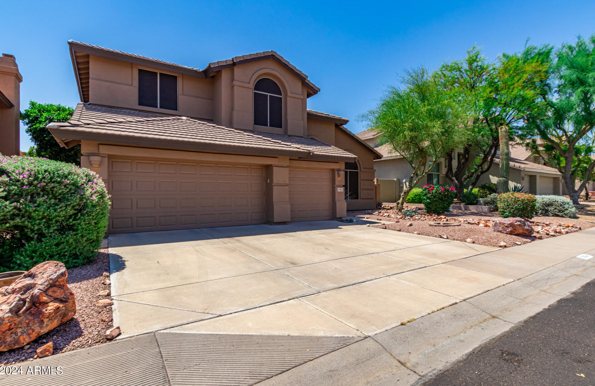 25824 44th Way, Phoenix, AZ 85050-8574