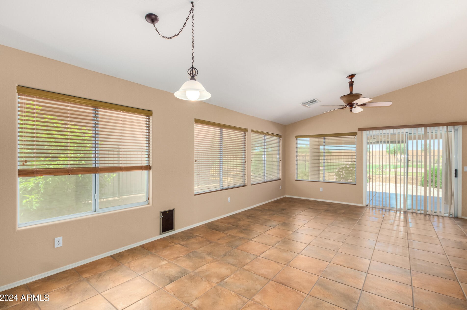 65 Seville Ln, Casa Grande AZ  85194-8472 exterior