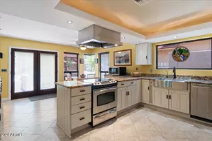 687 N May St, Chandler, AZ 85226 - Photo 18