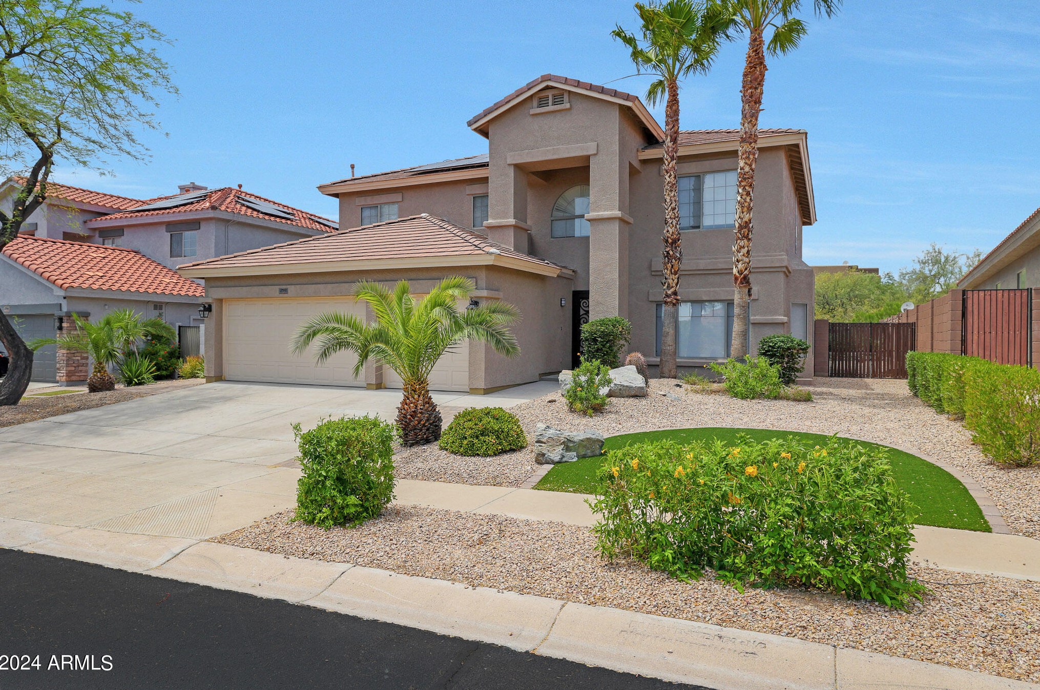 2512 W Barbie Ln, Phoenix, AZ 85085