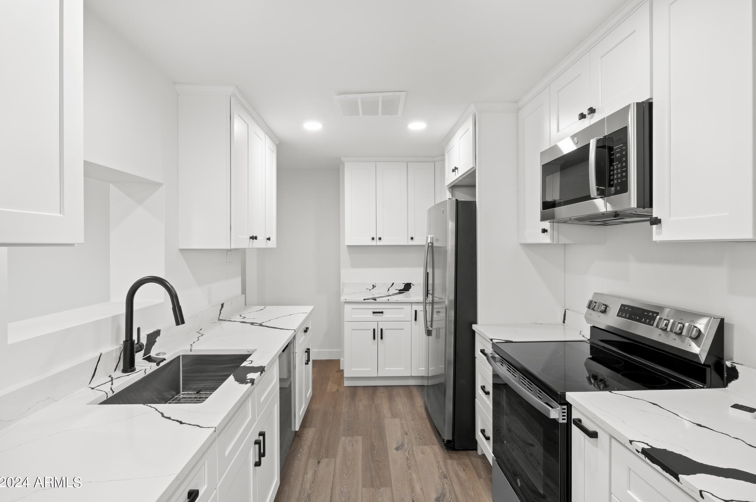 3728 Willetta St, Phoenix, AZ 85009-3210