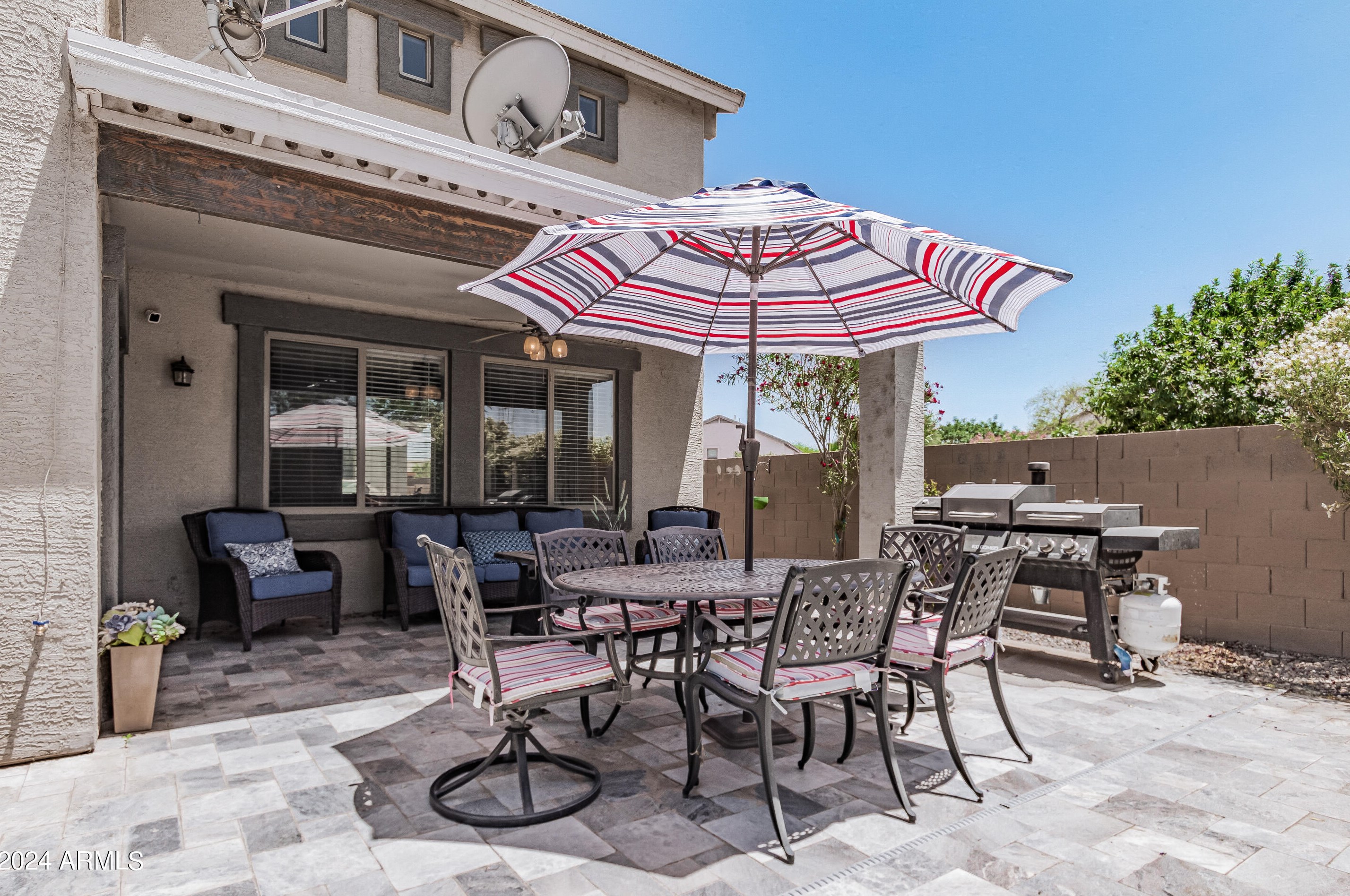 38538 Beverly Ave, San Tan Valley AZ  85140-4348 exterior